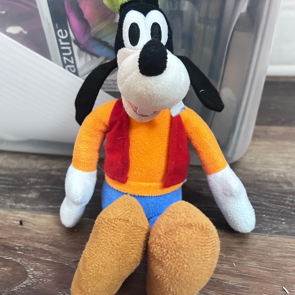 Disney Vintage Goofy Vibrant Plush Character Toy